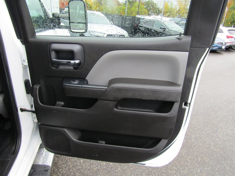 2017 Chevrolet Silverado 3500 4X4,HD,CONV PKG,,SILVER CERTIFIED - Photo 38 - Haddon Twp, NJ 08107