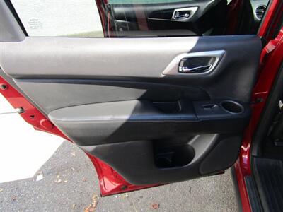 2018 Nissan Pathfinder SV,AWD,CONV PKG,RVC,PWR PKG,SILVER CERTIFIED   - Photo 33 - Haddon Twp, NJ 08107