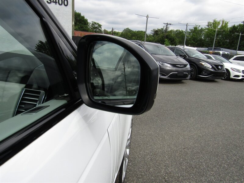 2017 Land Rover Range Rover AWD,NAV,PREM ADVANCED PKG, RVC,SILVER CERTIFIED - Photo 34 - Haddon Twp, NJ 08107