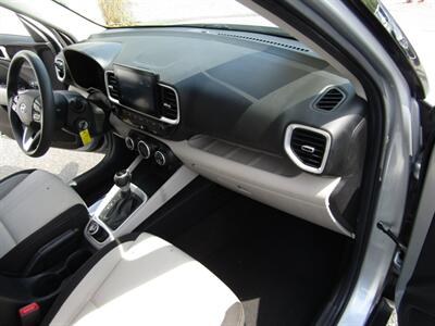 2020 Hyundai VENUE SEL,TECH PKG,CONV PKG,RVC,SILVER CERTIFIED   - Photo 36 - Haddon Twp, NJ 08107