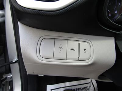 2020 Hyundai VENUE SEL,TECH PKG,CONV PKG,RVC,SILVER CERTIFIED   - Photo 44 - Haddon Twp, NJ 08107
