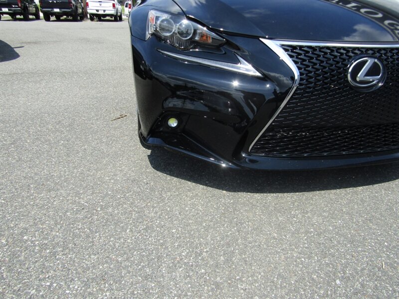 2015 Lexus IS - Photo 10 - Haddon Twp, NJ 08107