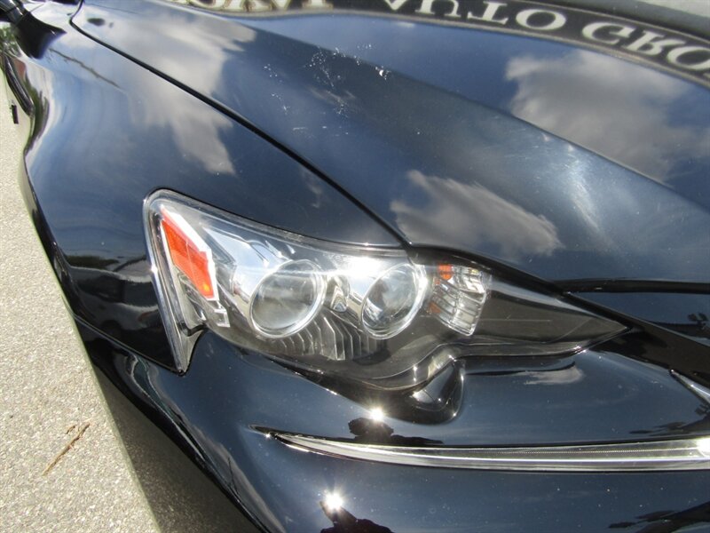 2015 Lexus IS - Photo 9 - Haddon Twp, NJ 08107