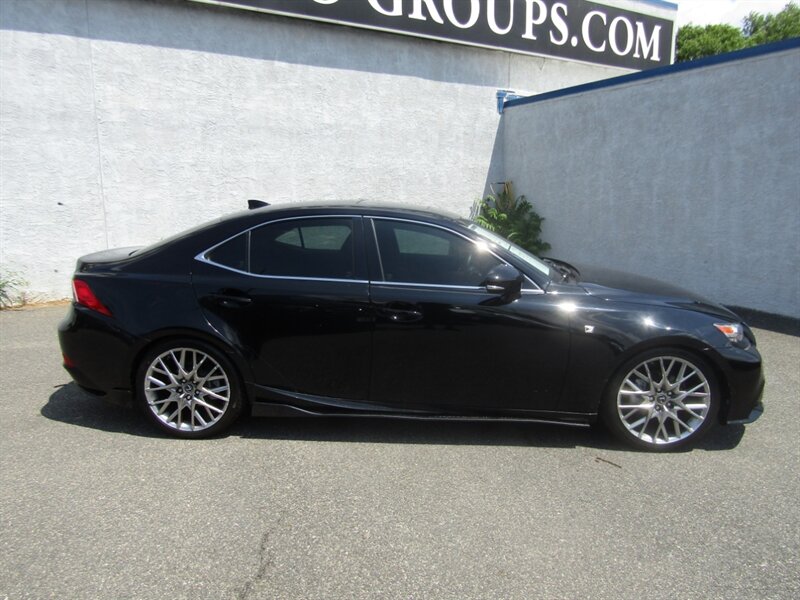 2015 Lexus IS - Photo 8 - Haddon Twp, NJ 08107