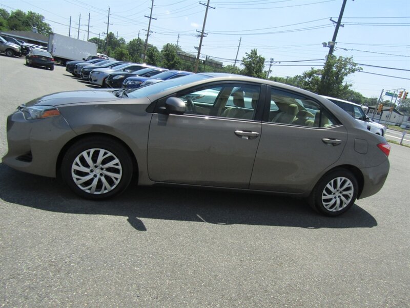 2018 Toyota Corolla LE,CONV PKG,RVC,SILVER CERTIFIED - Photo 4 - Haddon Twp, NJ 08107