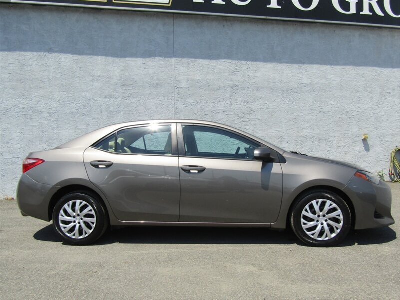 2018 Toyota Corolla LE,CONV PKG,RVC,SILVER CERTIFIED - Photo 2 - Haddon Twp, NJ 08107