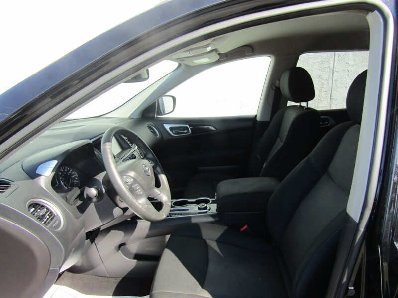 2017 Nissan Pathfinder SV - Photo 11 - Haddon Twp, NJ 08107