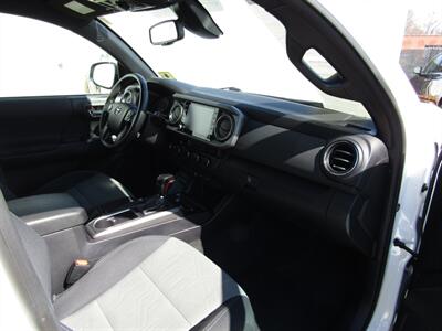 2021 Toyota Tacoma 4X4 V6 SR TRD OFF-ROAD ,TECH PKG ,SILVER CERTIFIED   - Photo 23 - Haddon Twp, NJ 08107