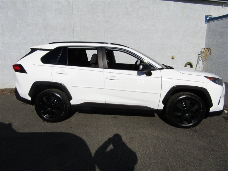 2019 Toyota RAV4 LE AWD,CONV PKG,PWR PKG RVC,SILVER CERTIFIED - Photo 8 - Haddon Twp, NJ 08107