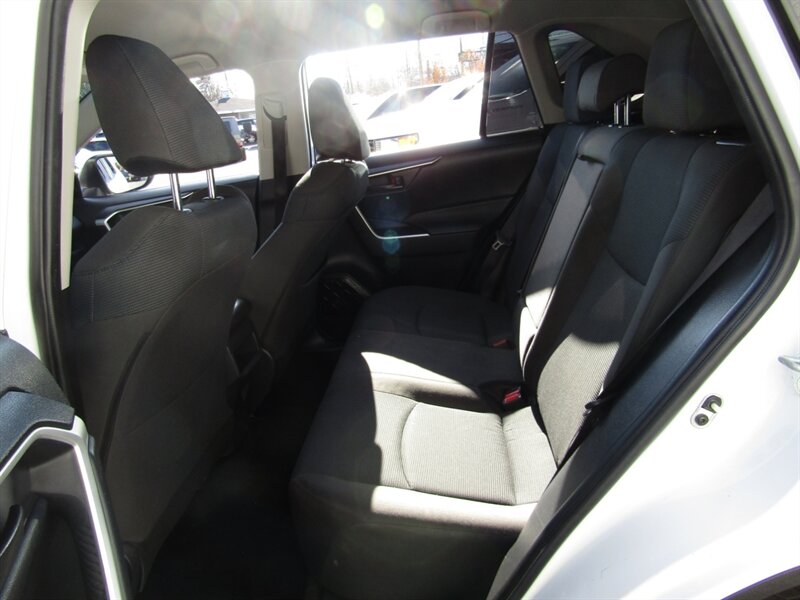 2019 Toyota RAV4 LE AWD,CONV PKG,PWR PKG RVC,SILVER CERTIFIED - Photo 16 - Haddon Twp, NJ 08107