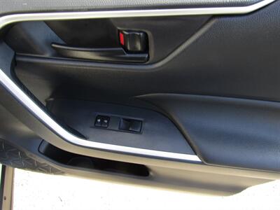 2019 Toyota RAV4 LE AWD,CONV PKG,PWR PKG RVC,SILVER CERTIFIED - Photo 25 - Haddon Twp, NJ 08107