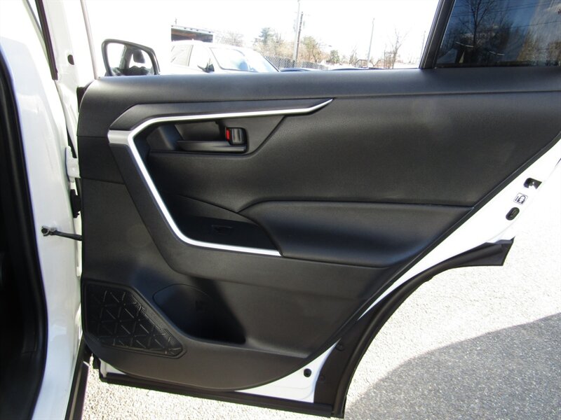 2019 Toyota RAV4 LE AWD,CONV PKG,PWR PKG RVC,SILVER CERTIFIED - Photo 21 - Haddon Twp, NJ 08107