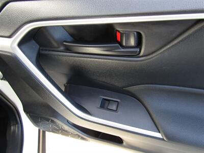 2019 Toyota RAV4 LE AWD,CONV PKG,PWR PKG RVC,SILVER CERTIFIED - Photo 22 - Haddon Twp, NJ 08107