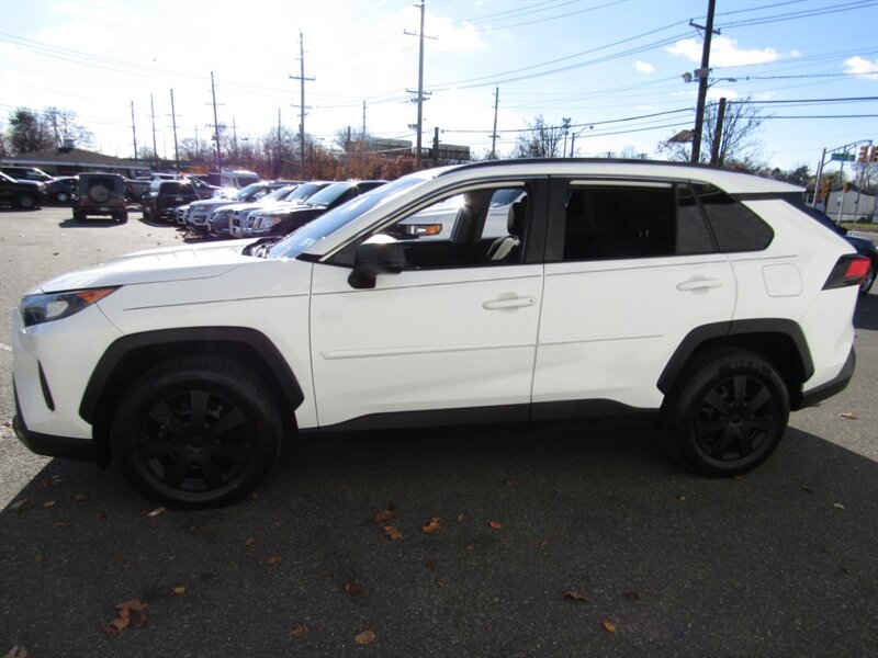 2019 Toyota RAV4 LE photo 2