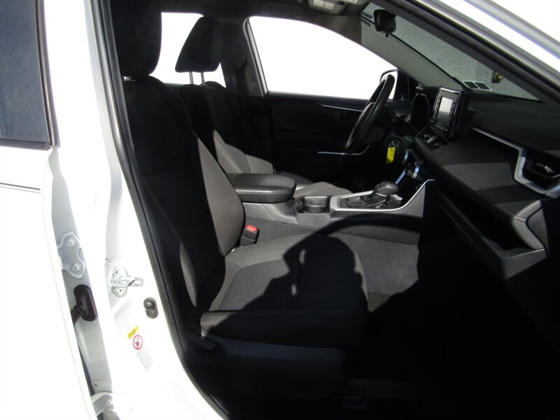 2019 Toyota RAV4 LE AWD,CONV PKG,PWR PKG RVC,SILVER CERTIFIED - Photo 23 - Haddon Twp, NJ 08107