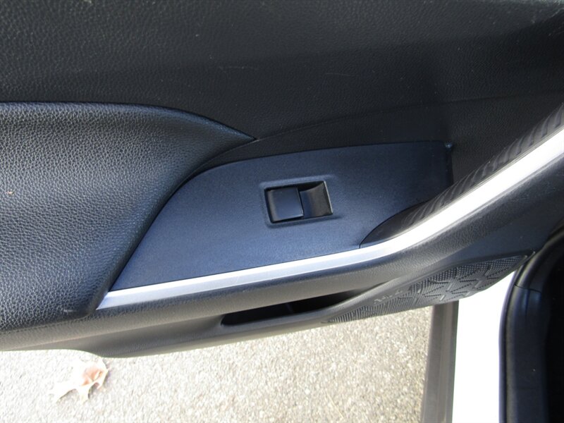 2019 Toyota RAV4 LE AWD,CONV PKG,PWR PKG RVC,SILVER CERTIFIED - Photo 18 - Haddon Twp, NJ 08107