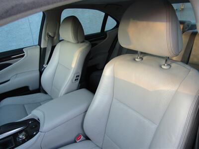 2013 Lexus LS NAV,COMFORT PKG,ALL WEATHER PKG,SILVER CERTIFIED - Photo 13 - Haddon Twp, NJ 08107