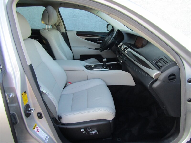 2013 Lexus LS NAV,COMFORT PKG,ALL WEATHER PKG,SILVER CERTIFIED - Photo 19 - Haddon Twp, NJ 08107