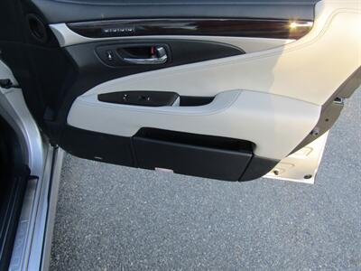 2013 Lexus LS NAV,COMFORT PKG,ALL WEATHER PKG,SILVER CERTIFIED - Photo 21 - Haddon Twp, NJ 08107