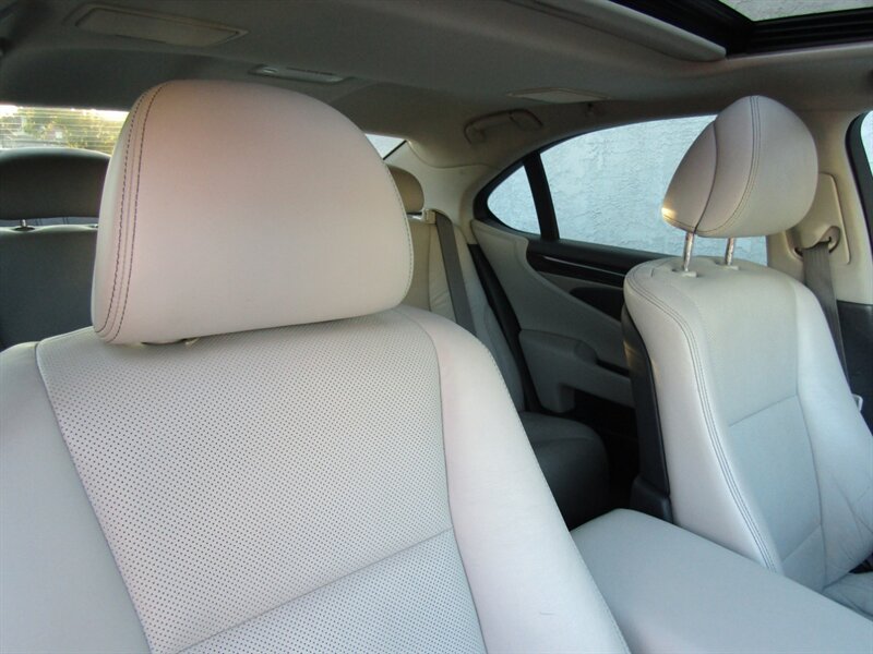 2013 Lexus LS NAV,COMFORT PKG,ALL WEATHER PKG,SILVER CERTIFIED - Photo 18 - Haddon Twp, NJ 08107