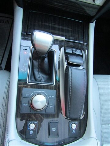 2013 Lexus LS NAV,COMFORT PKG,ALL WEATHER PKG,SILVER CERTIFIED - Photo 33 - Haddon Twp, NJ 08107