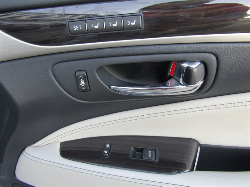2013 Lexus LS NAV,COMFORT PKG,ALL WEATHER PKG,SILVER CERTIFIED - Photo 22 - Haddon Twp, NJ 08107