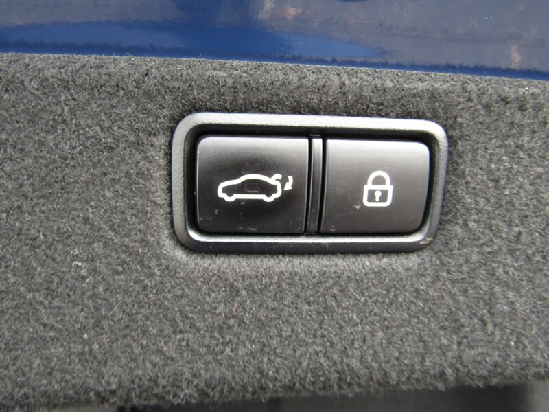 2015 Hyundai Genesis AWD,ULTIMATE SIGNATURE TECH PKG,,SILVER CERTIFIED - Photo 20 - Haddon Twp, NJ 08107