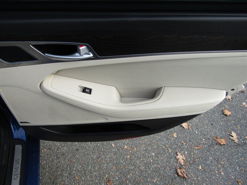 2015 Hyundai Genesis AWD,ULTIMATE SIGNATURE TECH PKG,,SILVER CERTIFIED - Photo 22 - Haddon Twp, NJ 08107