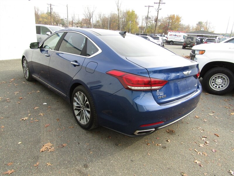 2015 Hyundai Genesis Ultimate photo 2