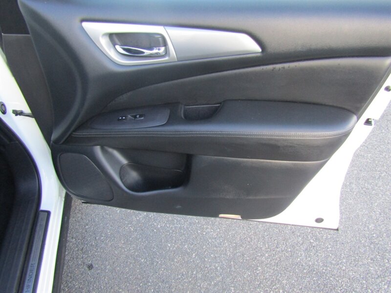 2020 Nissan Pathfinder AWD,NAV,DR.ASST PKG,TECH PKG,RVC,SILVER CERTIFIED - Photo 22 - Haddon Twp, NJ 08107