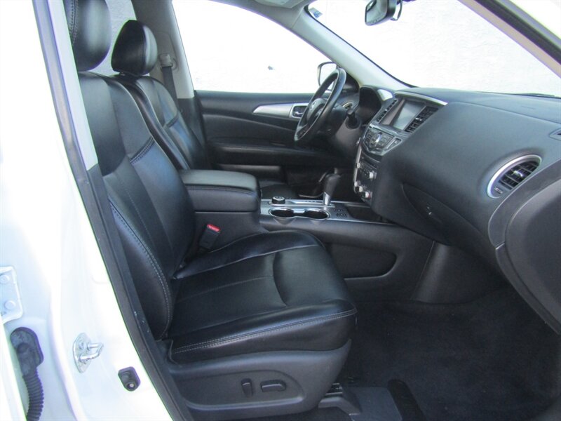 2020 Nissan Pathfinder AWD,NAV,DR.ASST PKG,TECH PKG,RVC,SILVER CERTIFIED - Photo 20 - Haddon Twp, NJ 08107