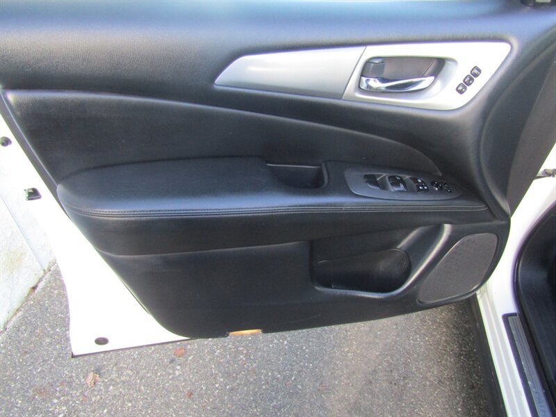 2020 Nissan Pathfinder AWD,NAV,DR.ASST PKG,TECH PKG,RVC,SILVER CERTIFIED - Photo 9 - Haddon Twp, NJ 08107