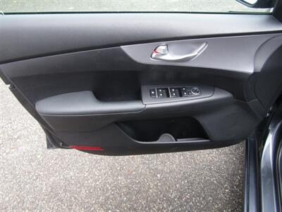 2023 Kia Forte LXS,DR.ASST PKG,RVC.TECH PKG, SILVER CERTIFIED   - Photo 12 - Haddon Twp, NJ 08107