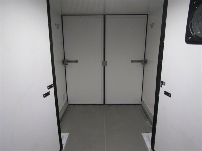 2023 Ford E-Series REFRIGERATED/FREEZER BOX – THERMO KING V320 ELECTRIC STANDBY - Photo 17 - Haddon Twp, NJ 08107