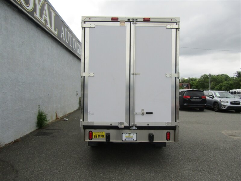 2023 Ford E-Series REFRIGERATED/FREEZER BOX – THERMO KING V320 ELECTRIC STANDBY - Photo 9 - Haddon Twp, NJ 08107