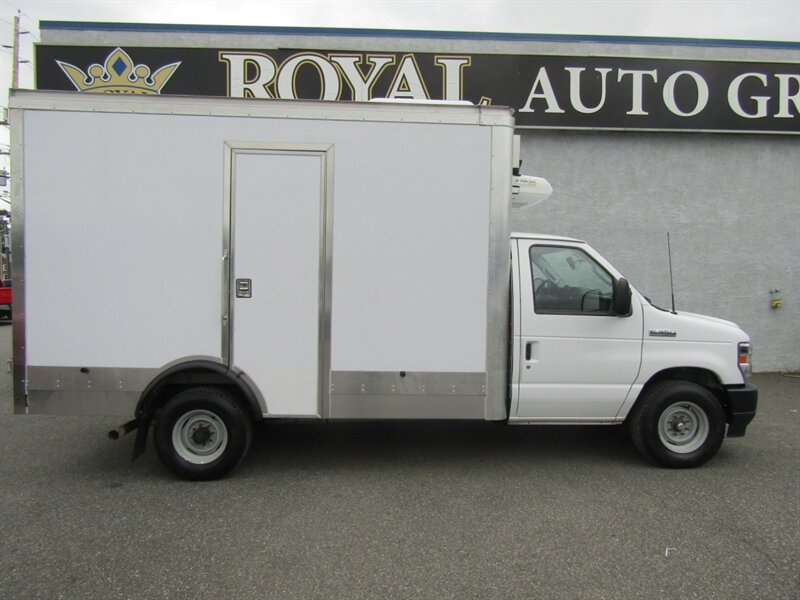 2023 Ford E-Series REFRIGERATED/FREEZER BOX – THERMO KING V320 ELECTRIC STANDBY - Photo 2 - Haddon Twp, NJ 08107