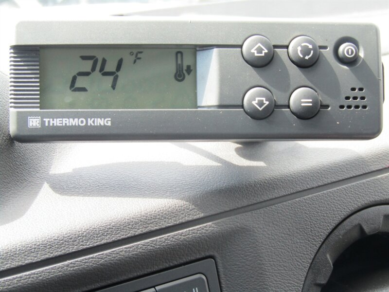 2023 Ford E-Series REFRIGERATED/FREEZER BOX – THERMO KING V320 ELECTRIC STANDBY - Photo 32 - Haddon Twp, NJ 08107