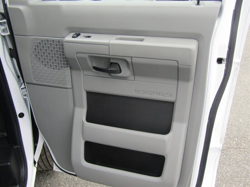2023 Ford E-Series REFRIGERATED/FREEZER BOX – THERMO KING V320 ELECTRIC STANDBY - Photo 23 - Haddon Twp, NJ 08107