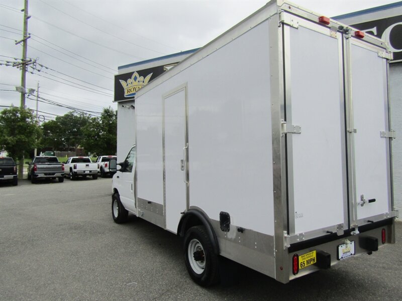 2023 Ford E-Series REFRIGERATED/FREEZER BOX – THERMO KING V320 ELECTRIC STANDBY - Photo 8 - Haddon Twp, NJ 08107