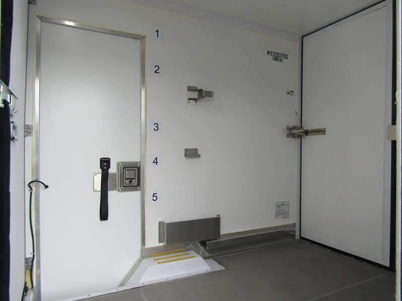 2023 Ford E-Series REFRIGERATED/FREEZER BOX – THERMO KING V320 ELECTRIC STANDBY - Photo 13 - Haddon Twp, NJ 08107