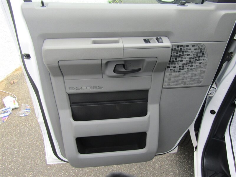 2023 Ford E-Series REFRIGERATED/FREEZER BOX – THERMO KING V320 ELECTRIC STANDBY - Photo 20 - Haddon Twp, NJ 08107