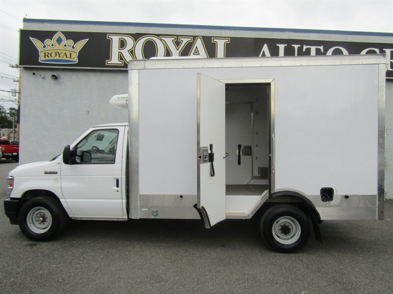 2023 Ford E-Series REFRIGERATED/FREEZER BOX – THERMO KING V320 ELECTRIC STANDBY - Photo 6 - Haddon Twp, NJ 08107