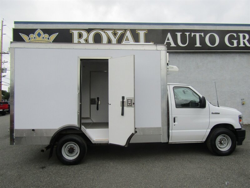 2023 Ford E-Series REFRIGERATED/FREEZER BOX – THERMO KING V320 ELECTRIC STANDBY - Photo 3 - Haddon Twp, NJ 08107