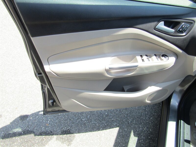 2014 Ford Escape AWD,NAV,PREM PKG,COMFORT PKG,SILVER CERTIFIED - Photo 32 - Haddon Twp, NJ 08107