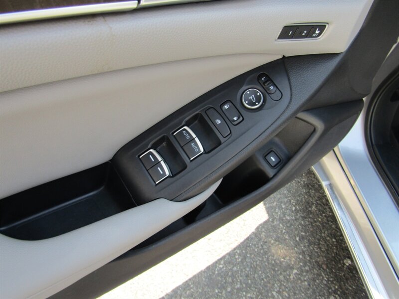 2018 Honda Accord EXL,PREM,NAV,TECH PKG,DR.ASST PKG,SILVER CERTIFIED - Photo 32 - Haddon Twp, NJ 08107