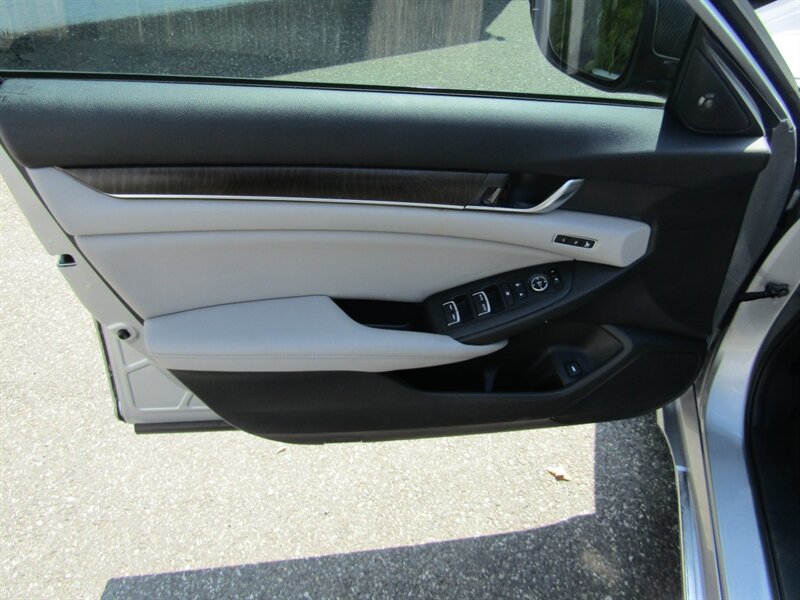 2018 Honda Accord EXL,PREM,NAV,TECH PKG,DR.ASST PKG,SILVER CERTIFIED - Photo 31 - Haddon Twp, NJ 08107
