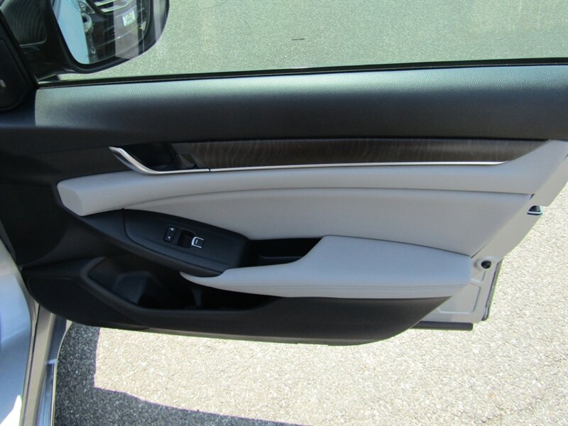 2018 Honda Accord EXL,PREM,NAV,TECH PKG,DR.ASST PKG,SILVER CERTIFIED - Photo 43 - Haddon Twp, NJ 08107