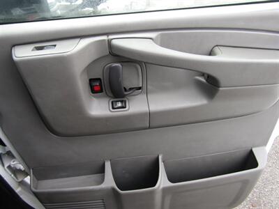 2012 Chevrolet Express 3500 ,HEAVY DUTY,UTILTY BODY,SILVER CERTIFIED   - Photo 20 - Haddon Twp, NJ 08107