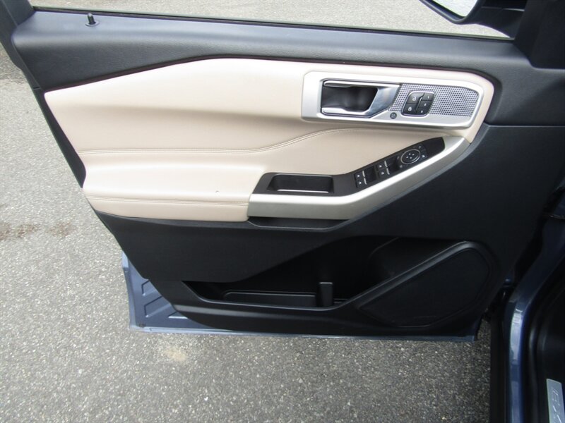 2021 Ford Explorer Hybrid Limited photo 31