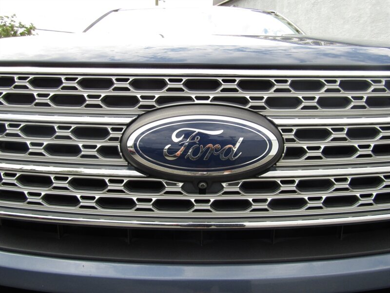 2021 Ford Explorer Hybrid Limited photo 8
